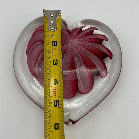 Signed Heart-Shaped Murano-Style Art Glass Paperweight Red and Pink Flower 6” - Picture 7 of 7